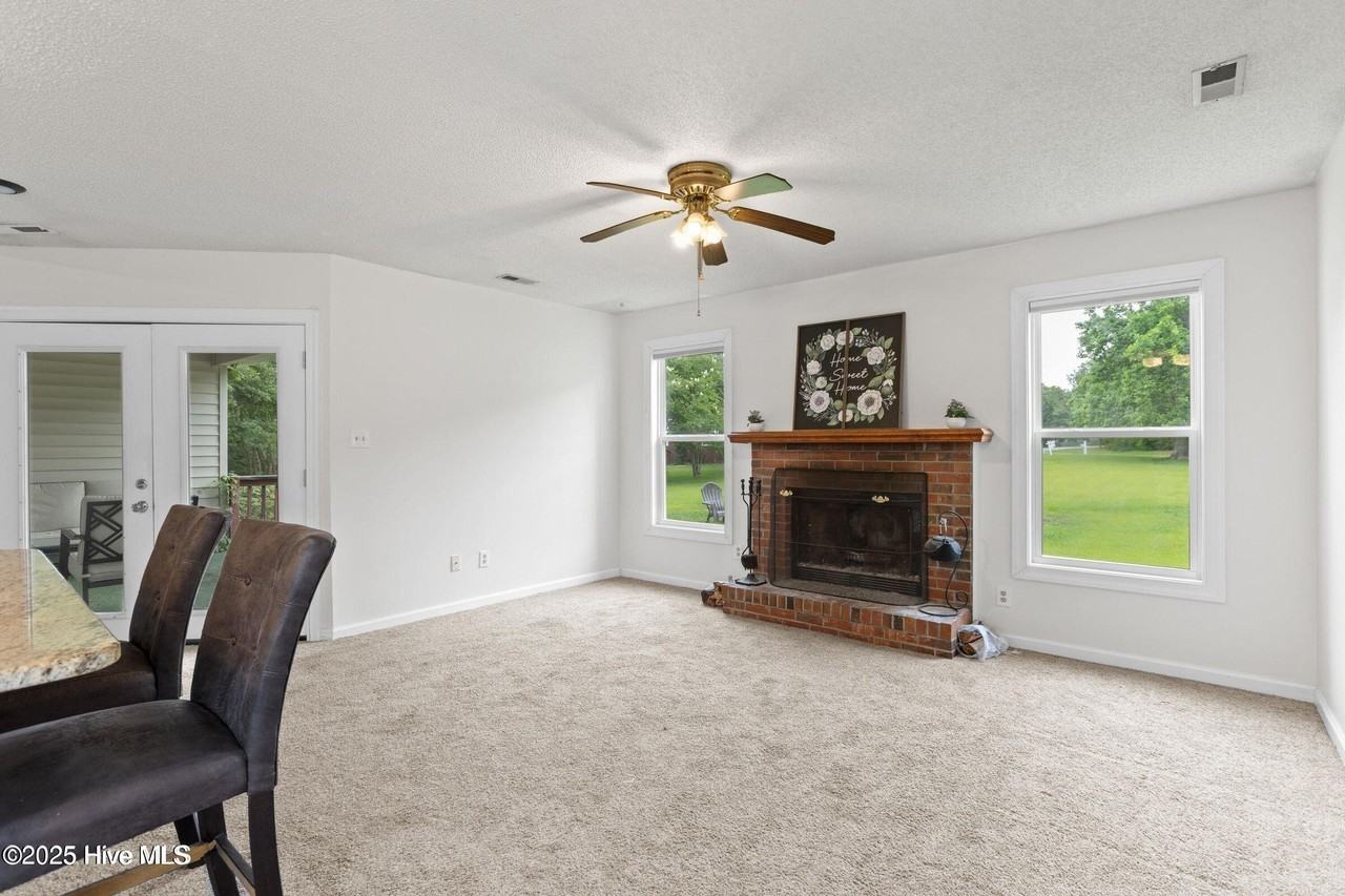 510 Greenfield Pl - Photo 7 of 23
