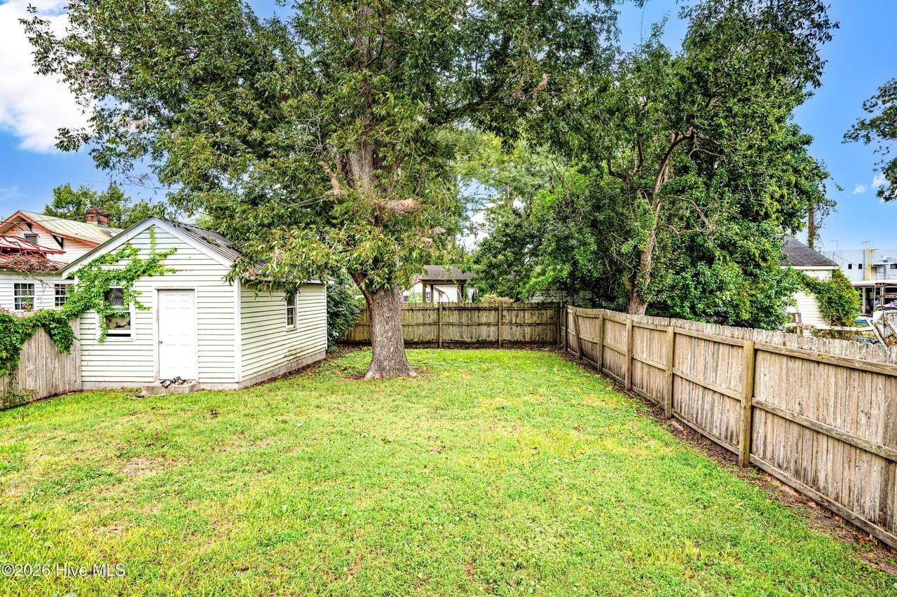 312 Avenue B - Photo 6 of 29