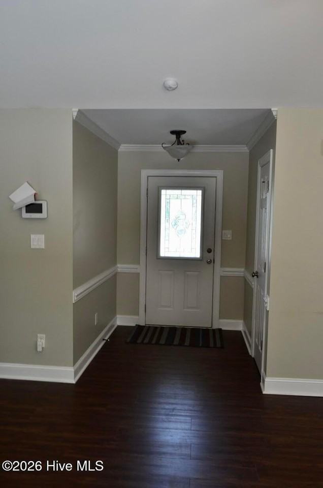 816 Stoneview Dr - Photo 2 of 18