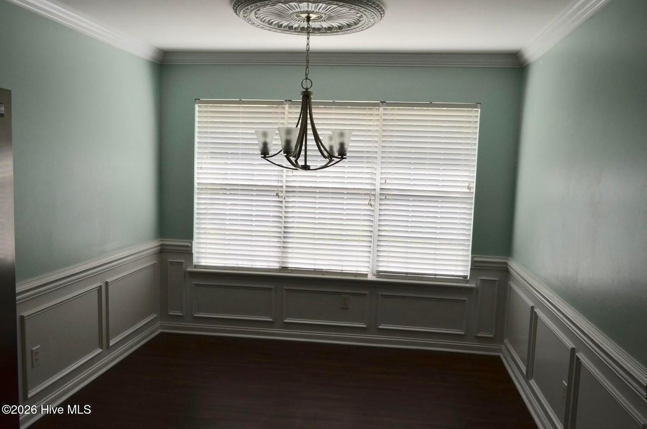 816 Stoneview Dr - Photo 4 of 18