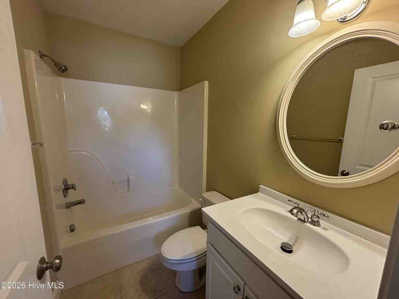 5 Wanamoisett Ln - Photo 4 of 24