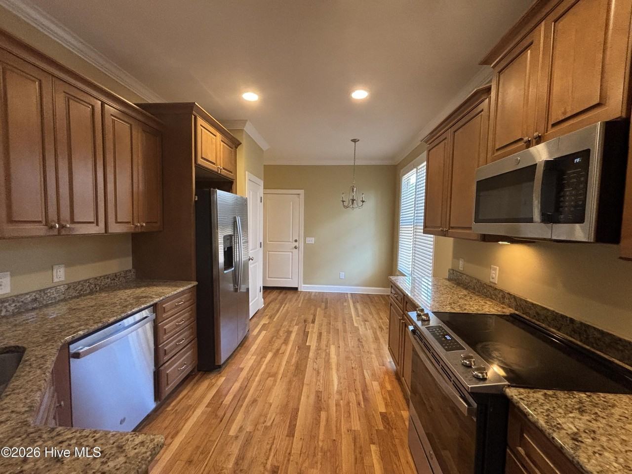 5 Wanamoisett Ln - Photo 7 of 24