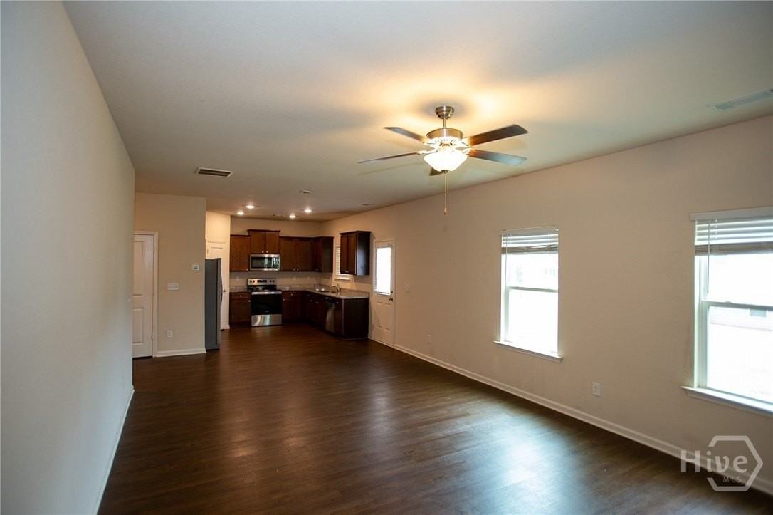 588 Greenlee Rd - Photo 3 of 18