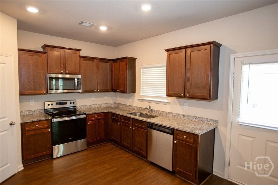 588 Greenlee Rd - Photo 4 of 18