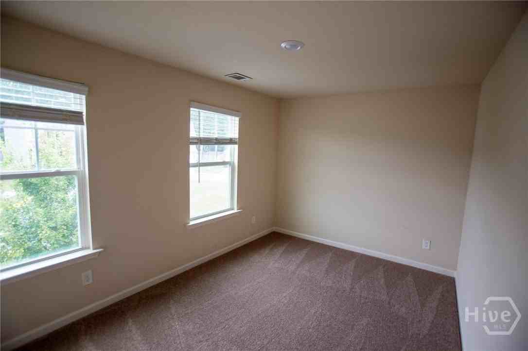 588 Greenlee Rd - Photo 7 of 18