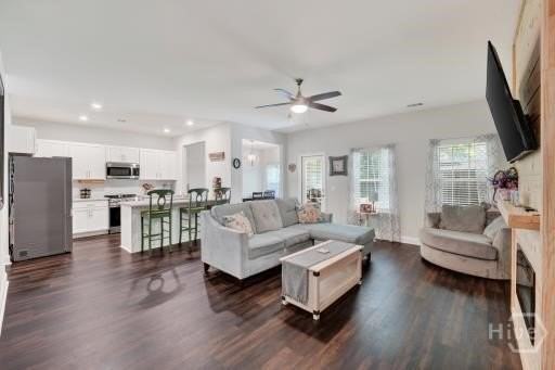 120 Simon Cir - Photo 3 of 14