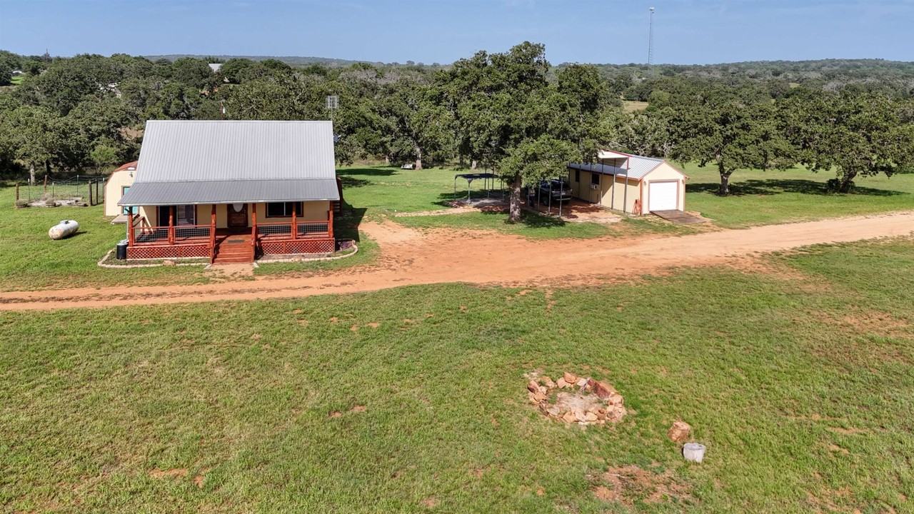 8653 N State Highway 16 - Photo 4 of 30