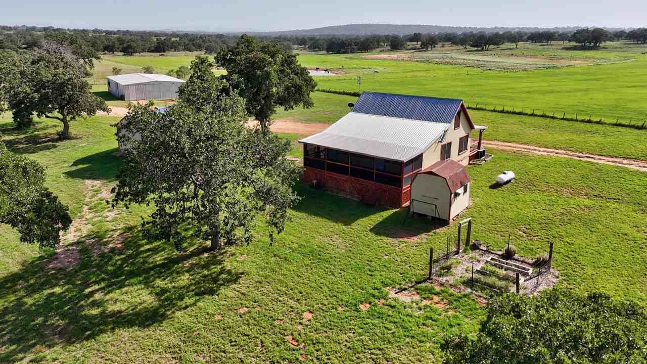 8653 N State Highway 16 - Photo 5 of 30