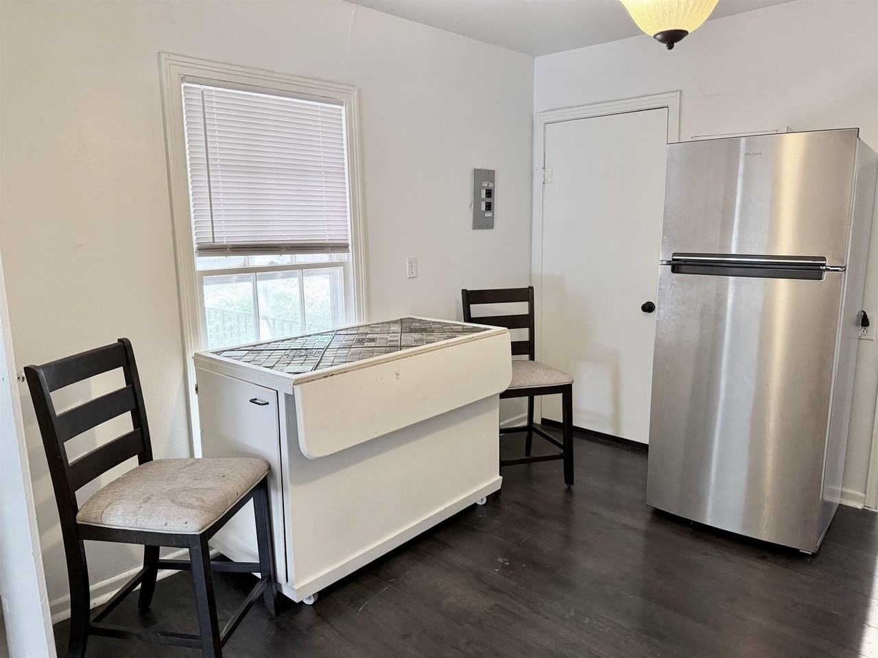 501 S Pierce St - Photo 4 of 19