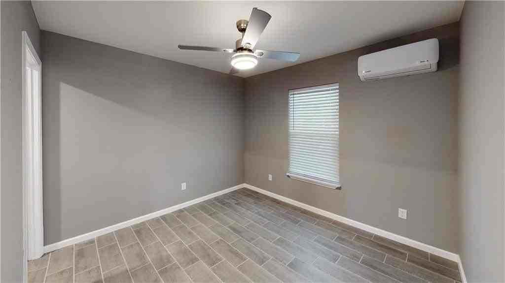 809 N Adams St - Photo 6 of 10