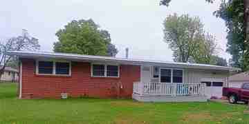 featured image of 1105 N Oak St