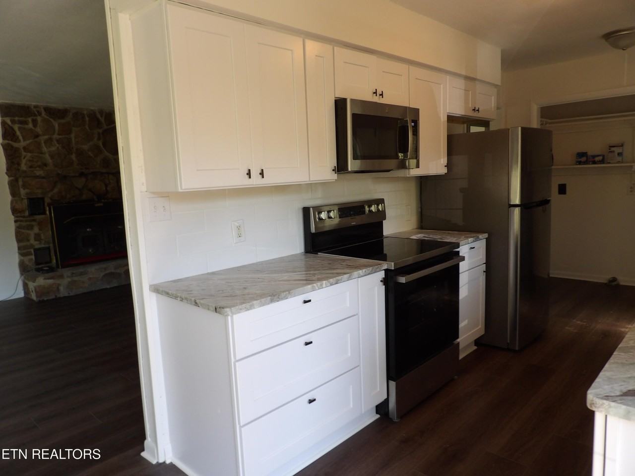 111 Jasper Dr - Photo 4 of 20
