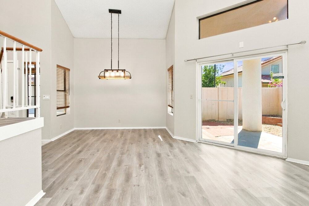 1041 E Sunburst Ln - Photo 5 of 17