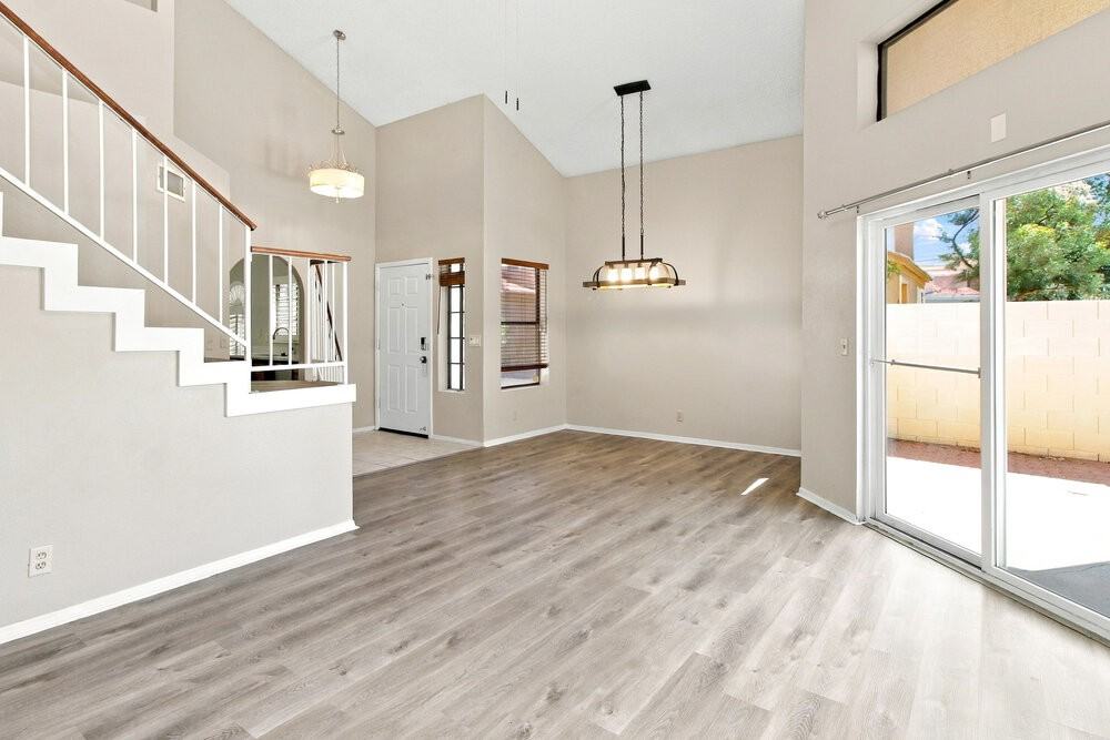 1041 E Sunburst Ln - Photo 6 of 17