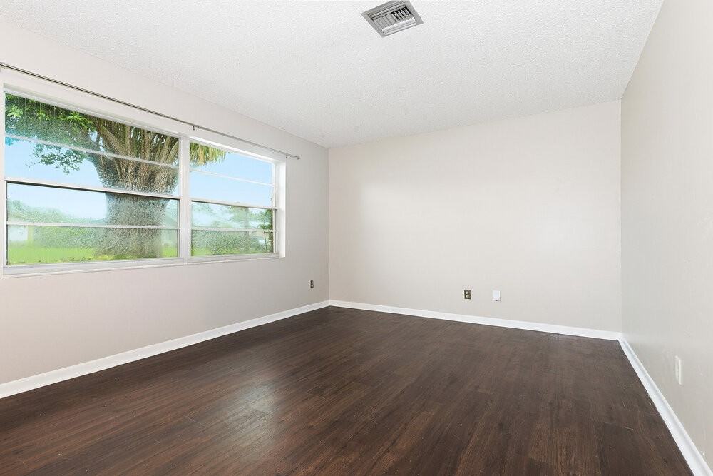 156 Cordoba Cir - Photo 5 of 16