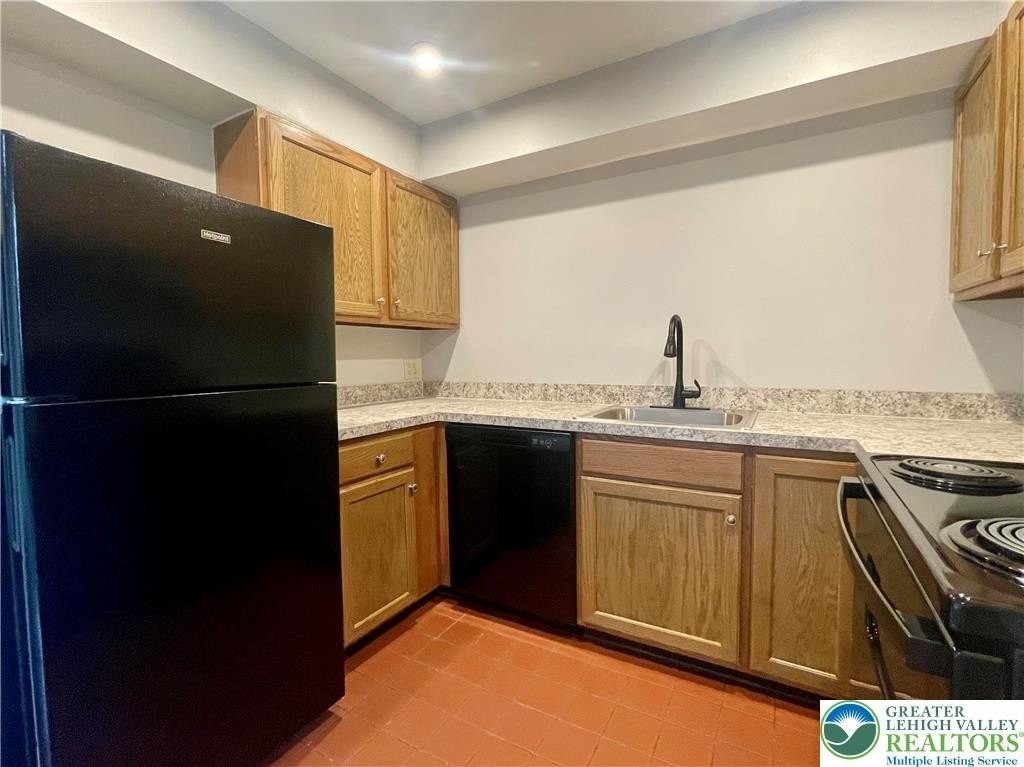 101 Race St #219 - Photo 3 of 16