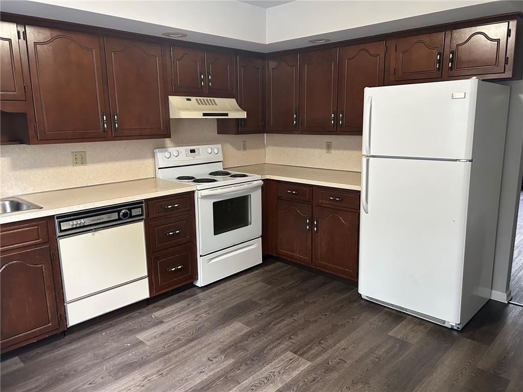 1662 Farmersville Rd #1B - Photo 3 of 18