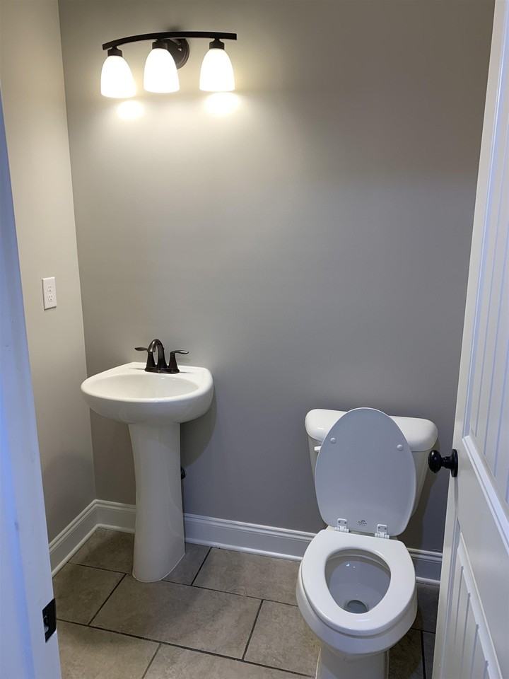 8386 Curtis Landing Dr - Photo 4 of 14
