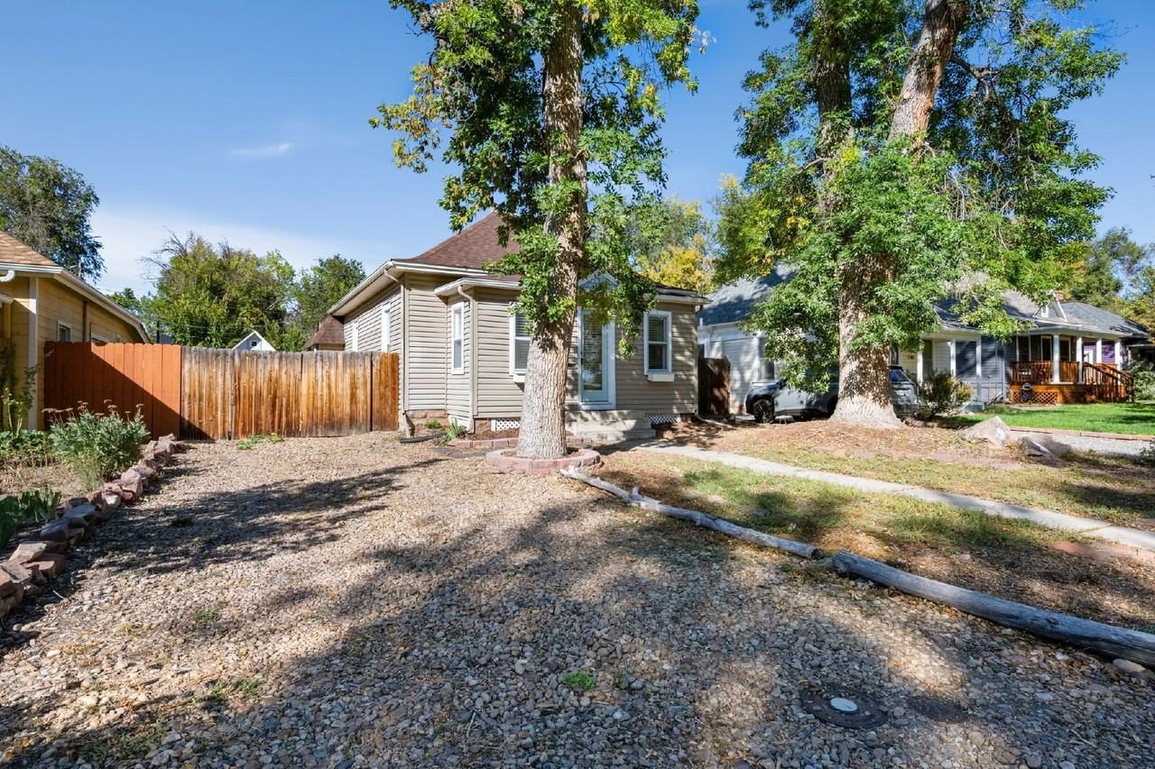 752 8th Ave - Photo 2 of 18