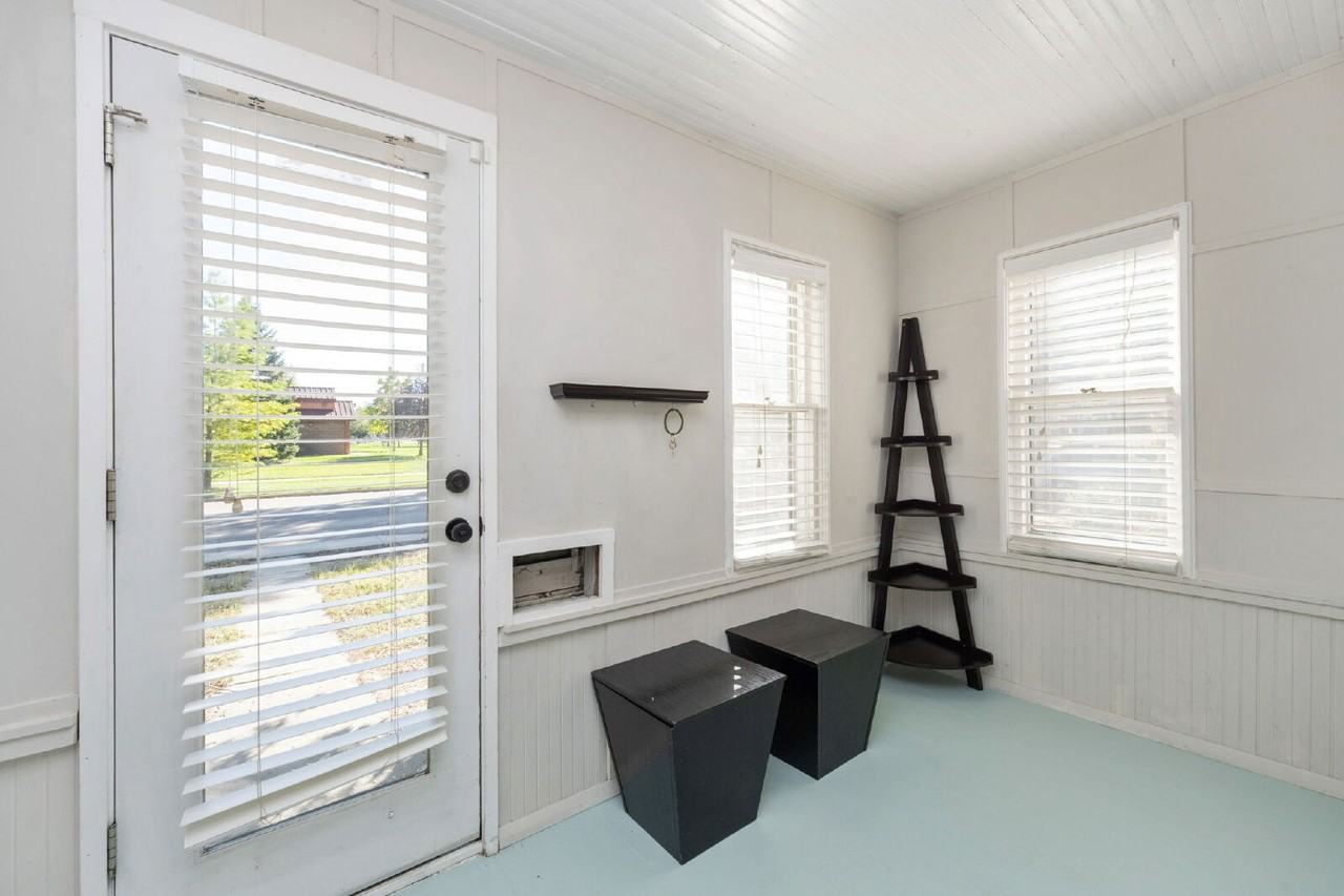 752 8th Ave - Photo 4 of 18