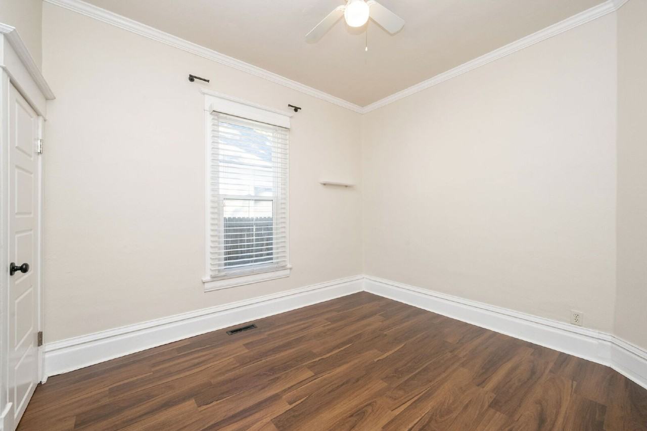 752 8th Ave - Photo 5 of 18