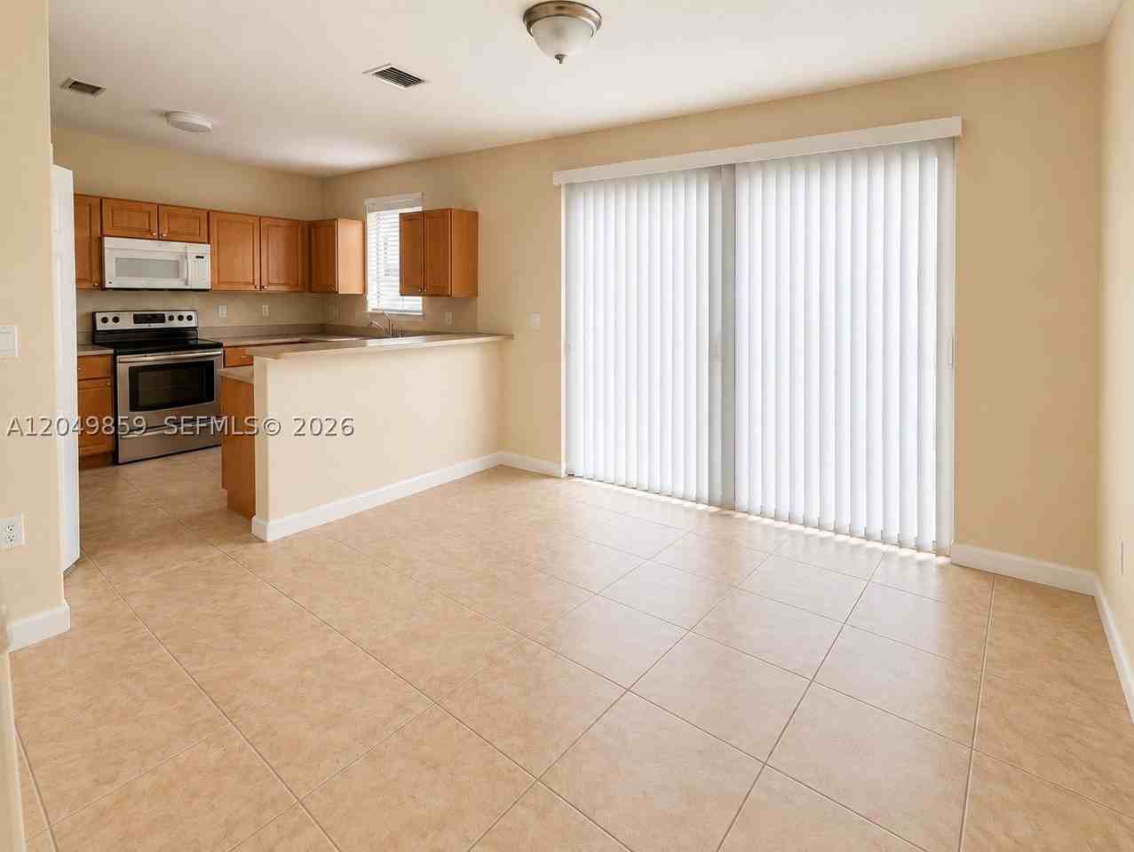 1413 Se 27th Ct #7 - Photo 3 of 17