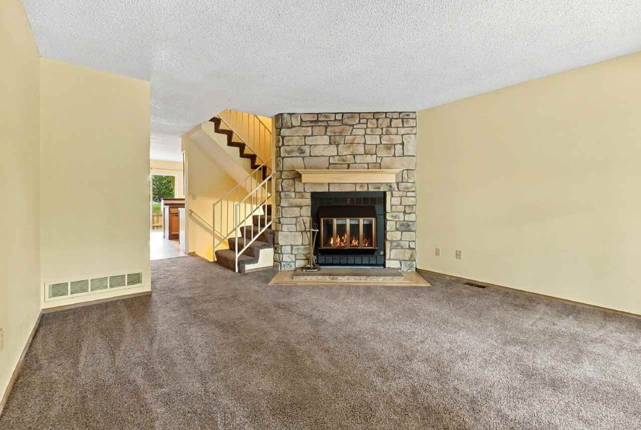 10691 W Dartmouth Ave - Photo 4 of 50