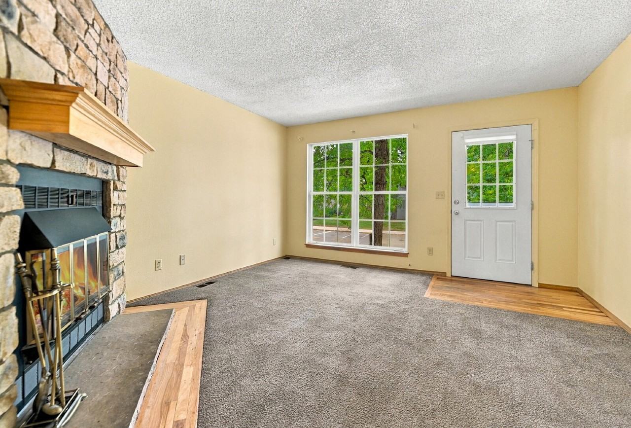 10691 W Dartmouth Ave - Photo 7 of 50