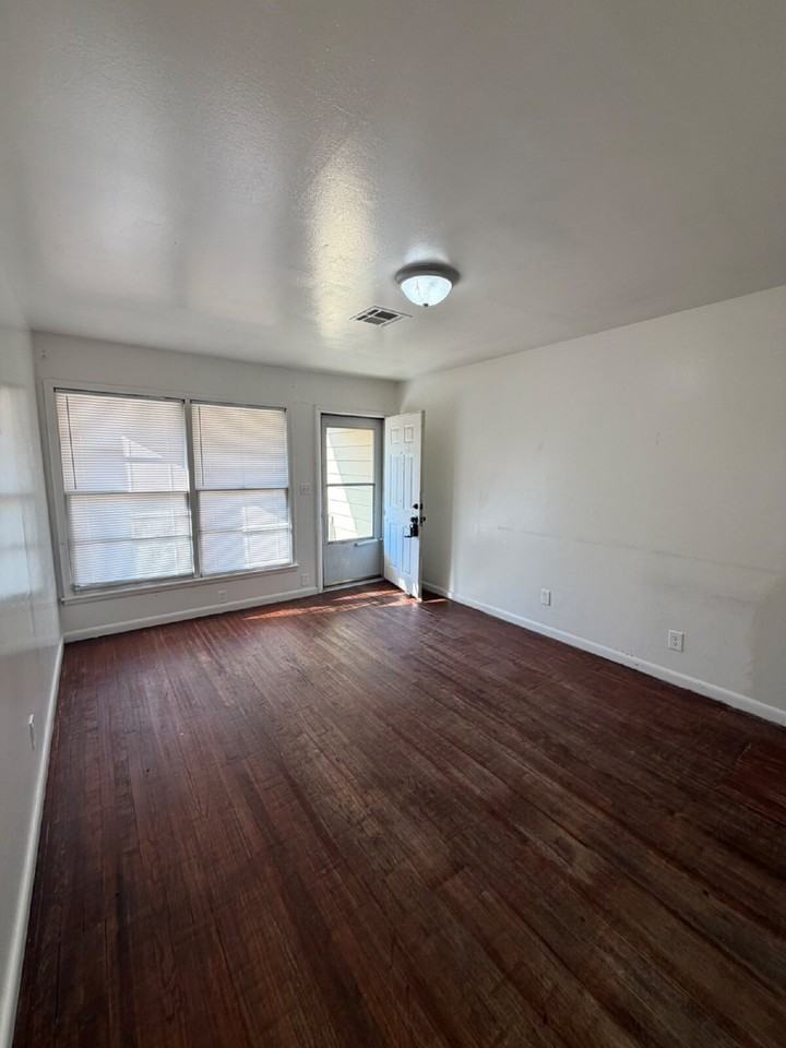 3121 Ne 14th St - Photo 2 of 13