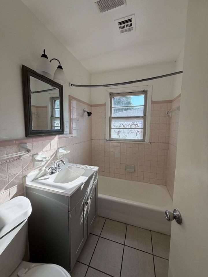 3121 Ne 14th St - Photo 7 of 13