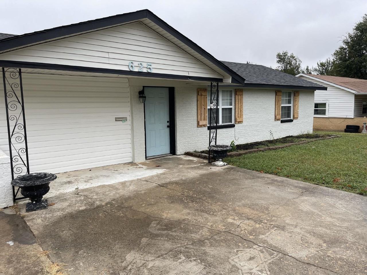 625 Askew Dr - Photo 2 of 21