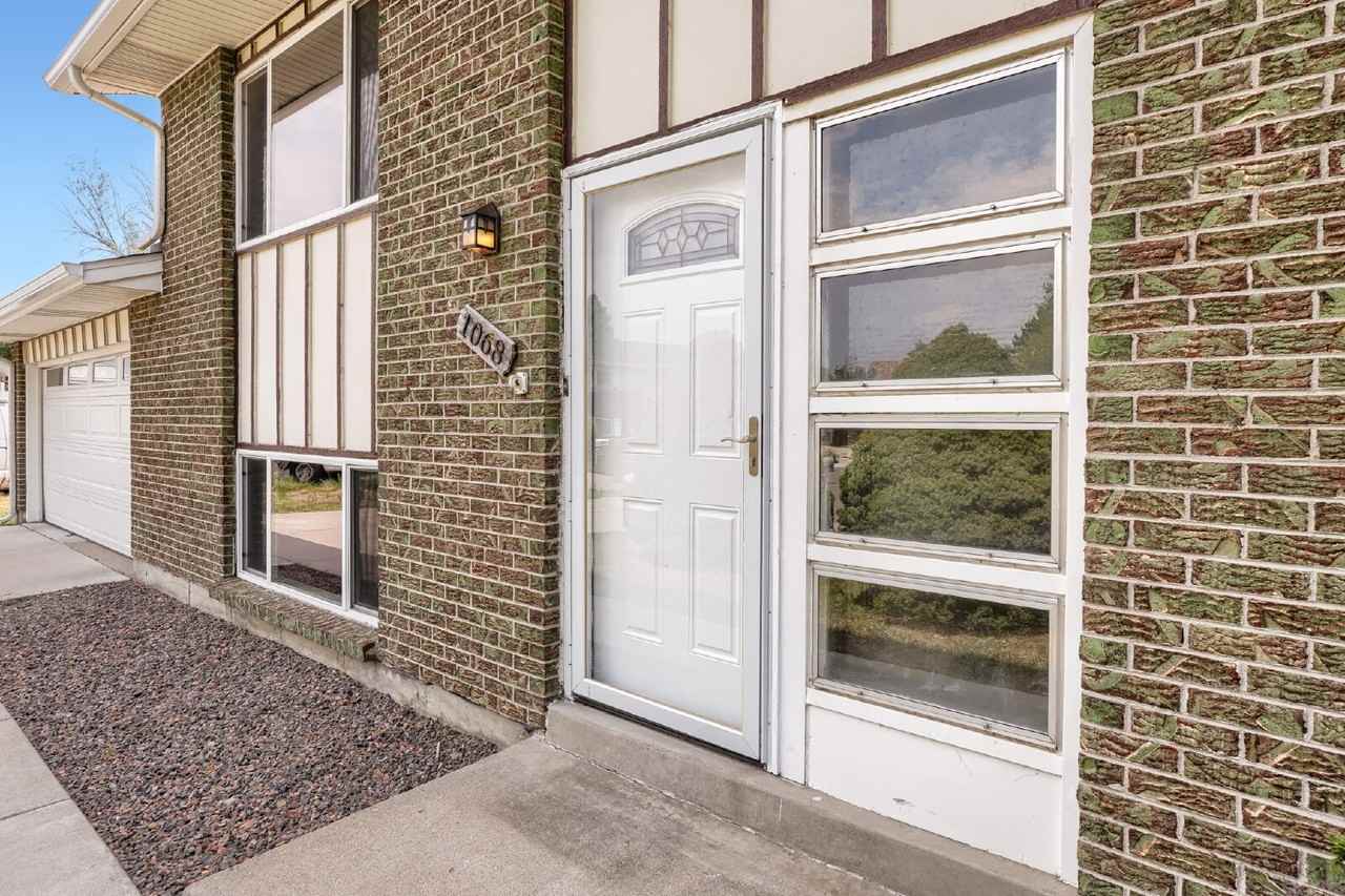 1068 Norfolk St - Photo 3 of 30