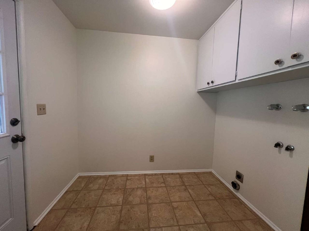 2420 Olive St - Photo 6 of 25