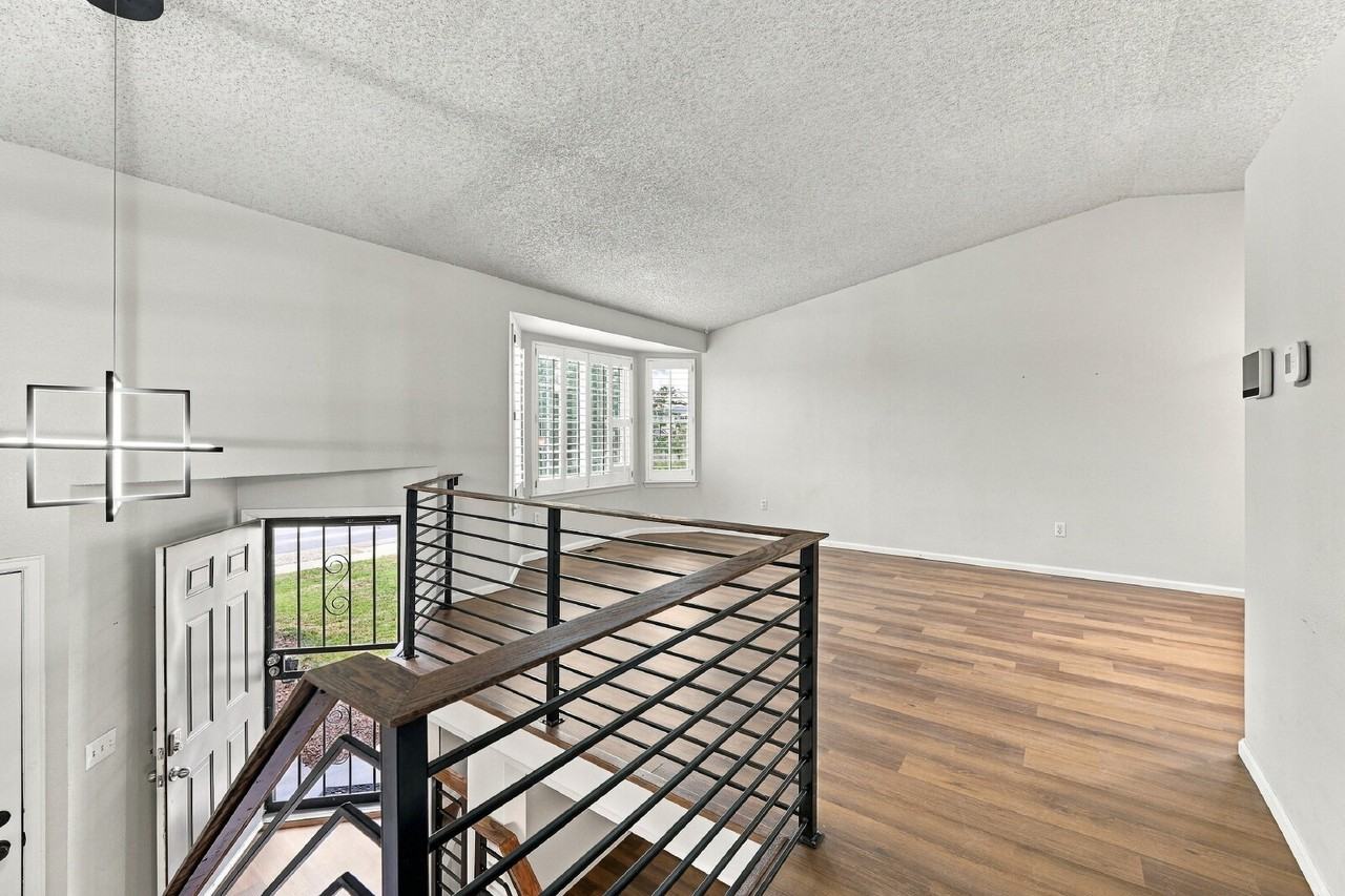 20597 E 42nd Ave - Photo 4 of 34