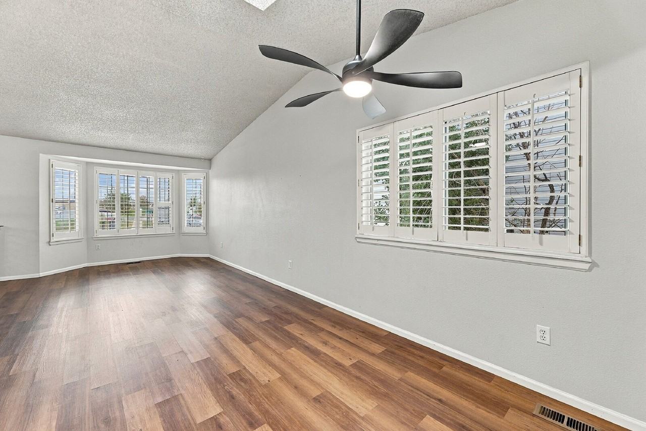 20597 E 42nd Ave - Photo 6 of 34