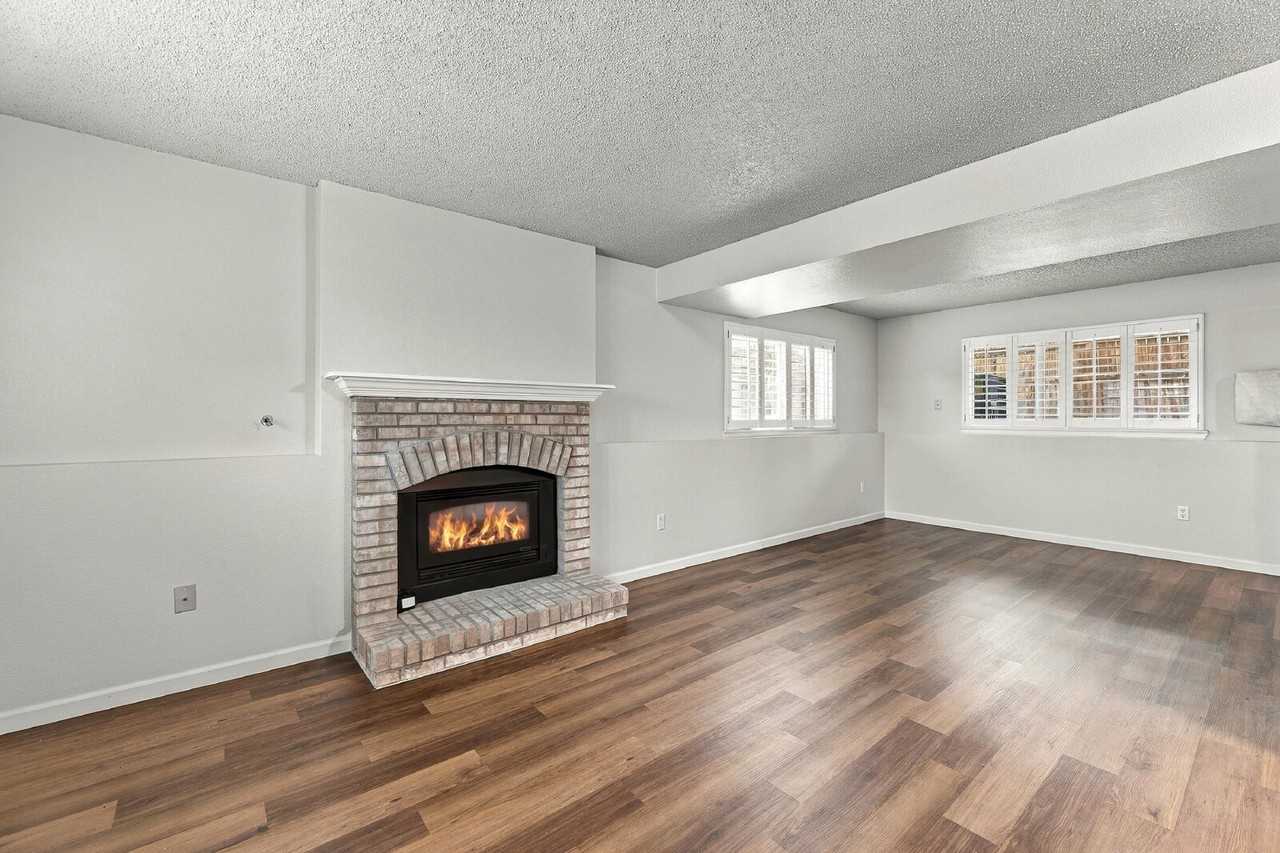 20597 E 42nd Ave - Photo 7 of 34