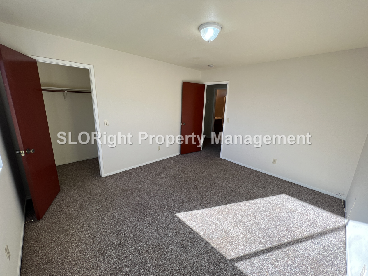 1955 Paso Robles St Apt E - Photo 3 of 14
