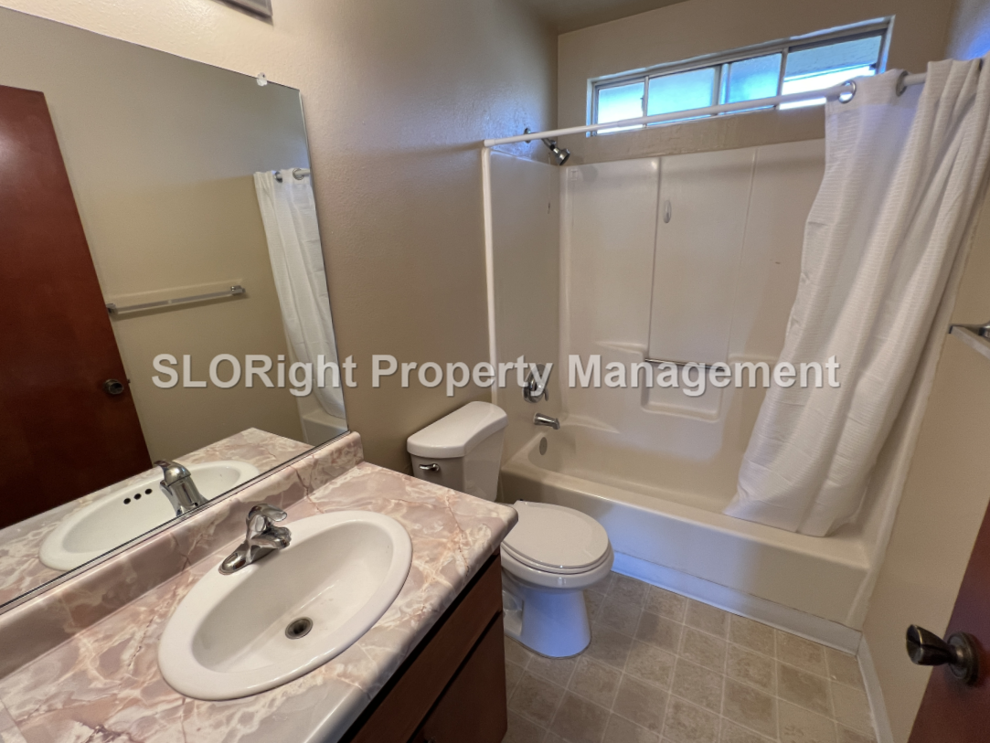 1955 Paso Robles St Apt E - Photo 4 of 14