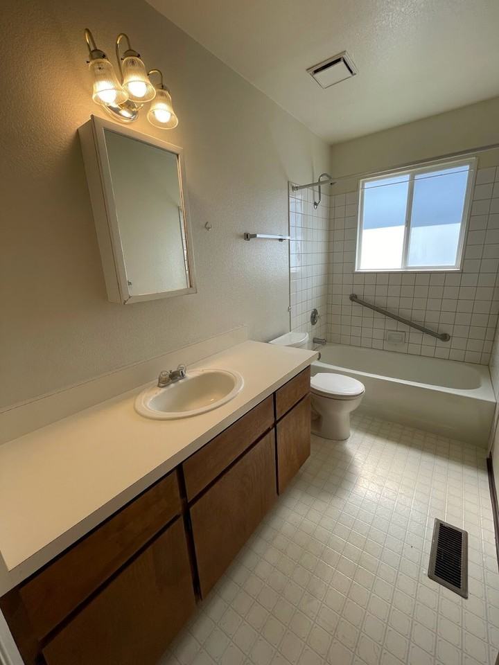 1347 Langley Drive - 1347 Langley Drive Unit A - Photo 5 of 6