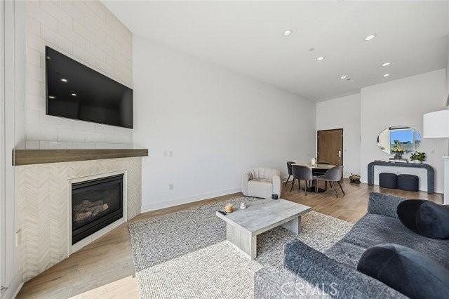 900 S Westgate Ave #PH4 - Photo 3 of 7