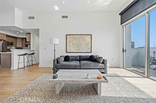 900 S Westgate Ave #PH4 - Photo 5 of 7