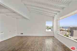 22607 Pacific Coast Hwy - Photo 4 of 8