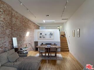 1318 Pacific Ave - Photo 3 of 8