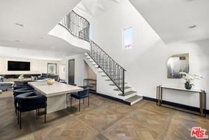 featured image of 459 N Croft Ave