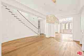 832 N Orange Grove Ave - Photo 4 of 8