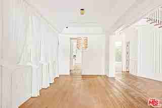 832 N Orange Grove Ave - Photo 5 of 8