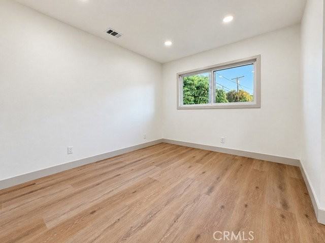 1191 E Claiborne Dr - Photo 4 of 7
