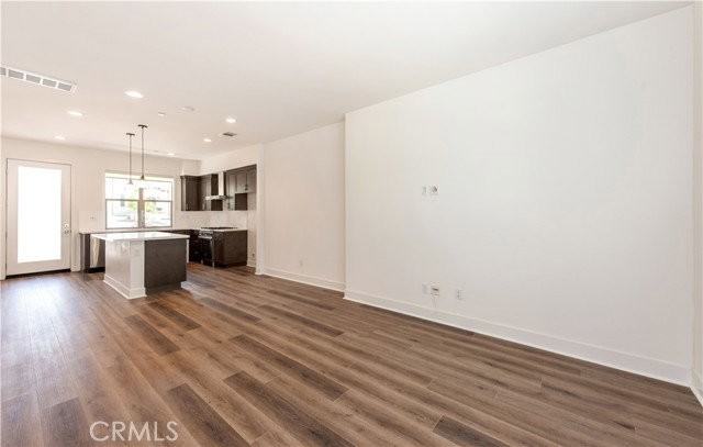 886 Francesca Dr - Photo 3 of 8