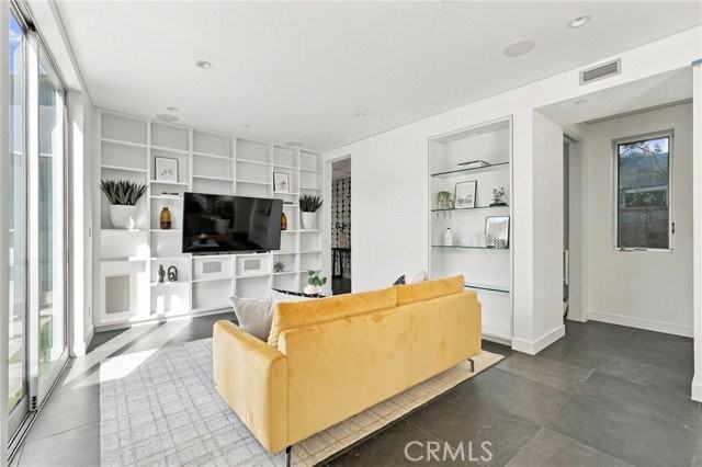 1309 S Irena Ave - Photo 6 of 8