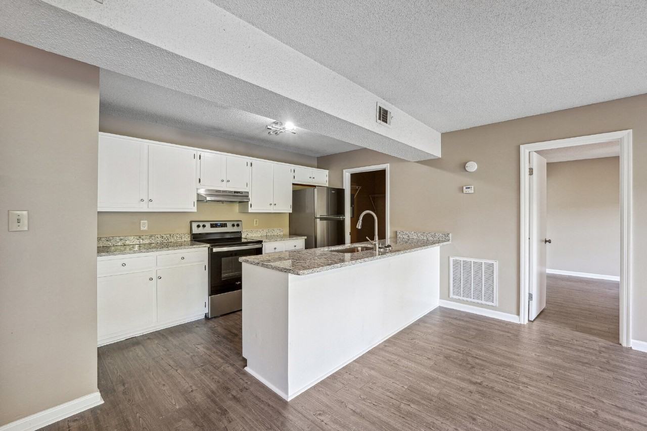 3970 Darryl Ln - Photo 7 of 25